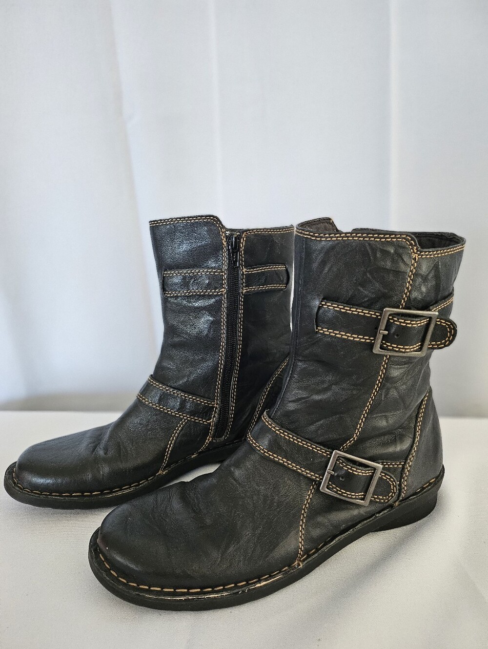 Clarks Bendables Black  Leather Side Zip Mid Boots Women Size 9N